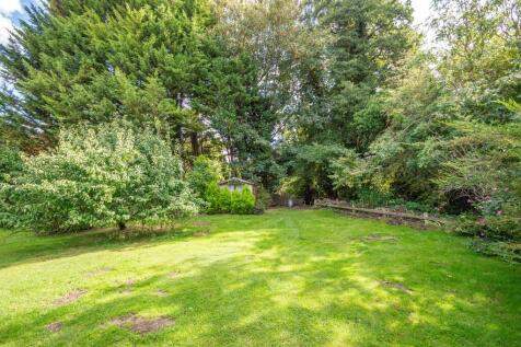 16 St. Martins Cl...