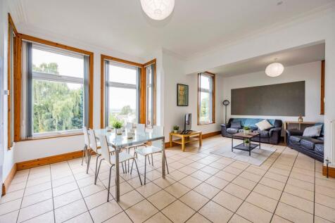 Open Plan Kitchen/Living Area
