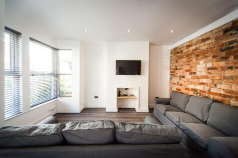 Burchett Place, Woodhouse, Leeds, LS6 2LN photo 4