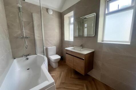 CONNAUGHT BATHROOM .jpeg