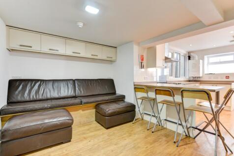 18 Egremont Place Living Area