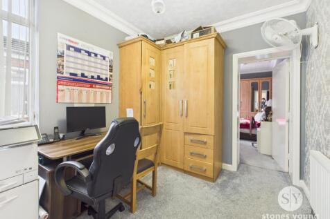 Dressing Room/Office/Bedroom 4