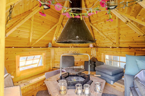 Barbecue Hut