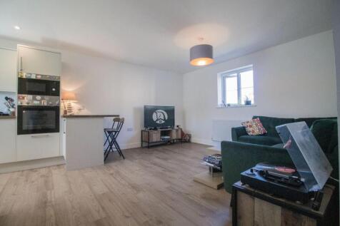 10 Saffron Fen Place [Living Room] 01.jpg