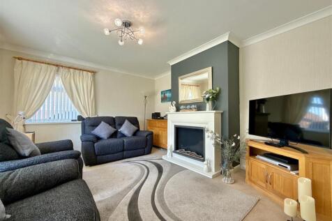 Lounge From Door.JPG