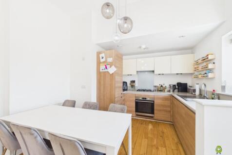 Presented by Clinton at EweMove Bexleyheath and Da