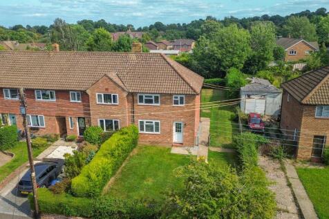 Haywards Heath, RH16 - property photo