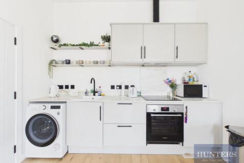 Kitchen / Living Area