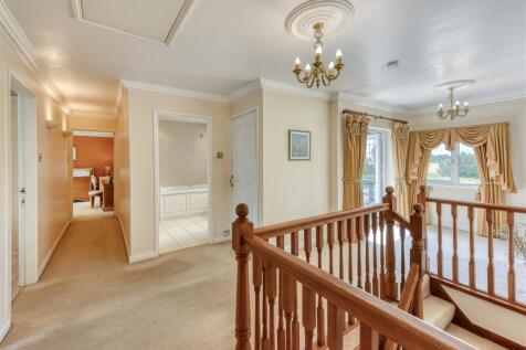 49 Sabrina Road-landing1.jpg