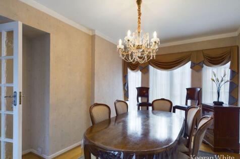 4 Bed Detached Executive Home - School Close, High Wycombe photo 4