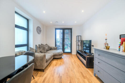 1374217-3-69087a4...