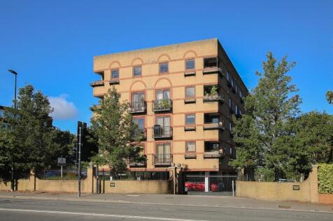 Aylesbury, HP19 - property photo