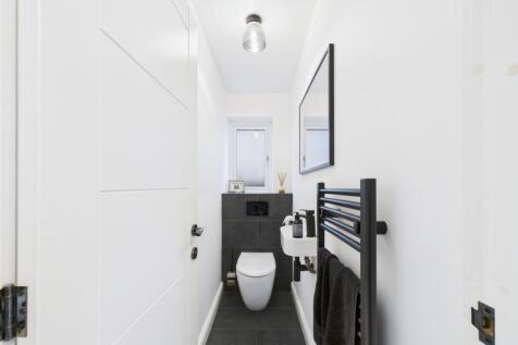 CAM02093G0-PR0067-STILL008