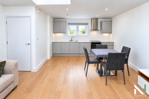 Kitchen / Dining Area