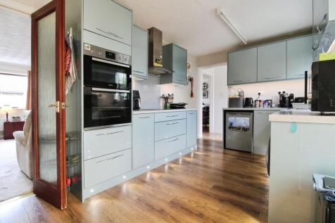 FITTED KITCHEN / BREAKFAST ROOM