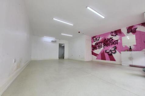 Vacant main space 1.jpeg