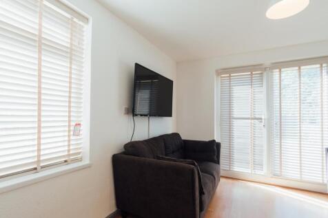 4-bed house on Havelock Street, Loughborough, £1,733/mo