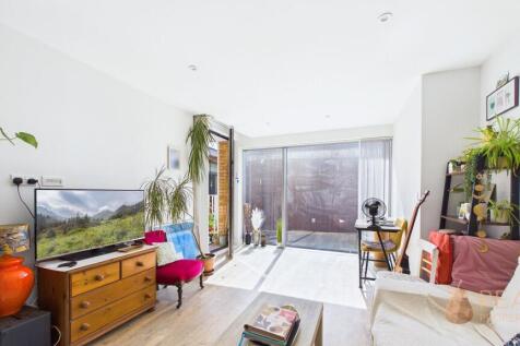 Open Plan Kitchen / Living Room