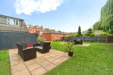 Communal Rear Garden view 3