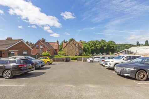 Flat 8, 123 London Rd, HP11 1BT-15.jpg