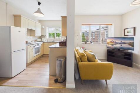 Living Room/Kitchen
