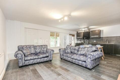 3-bed flat on (£115pppw) Westgate Road, City Centre, NE4, £1,495/mo