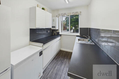 Tinshill Road, Cookridge, Leeds, LS16 photo 3