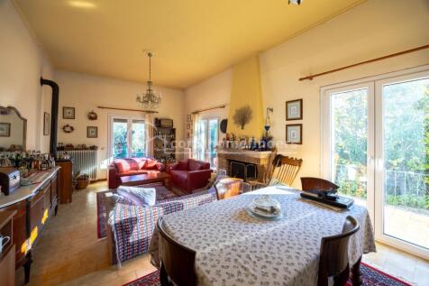 Dining to sitting room