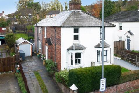 High Wycombe, HP12 - property photo
