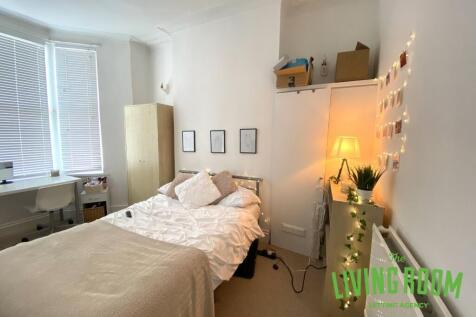 5-bed house on Tewkesbury Street, Cathays, Cardiff, £2,625/mo