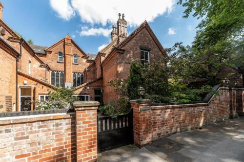 2 Elmhurst House 001