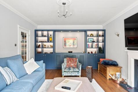 18, Badgers Holt, Tunbridge Wells, TN2 photo 4