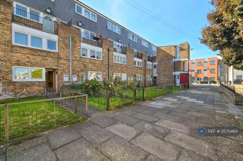 5min Walk From Station