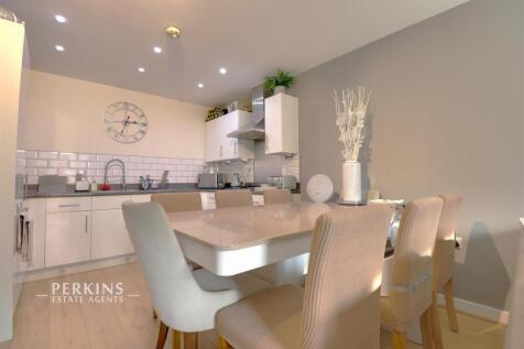 KITCHEN .jpg