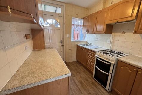 Oakwood Lane, Leeds, LS8 photo 4