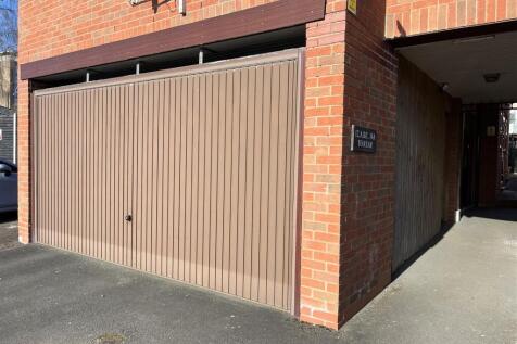 shared garage.JPG