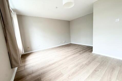 Cumbrae Crescent South, Dumbarton photo 3