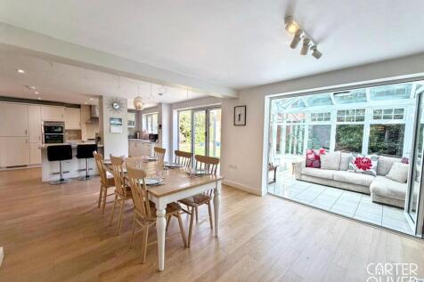 Open Plan Dining Kitchen Family Room