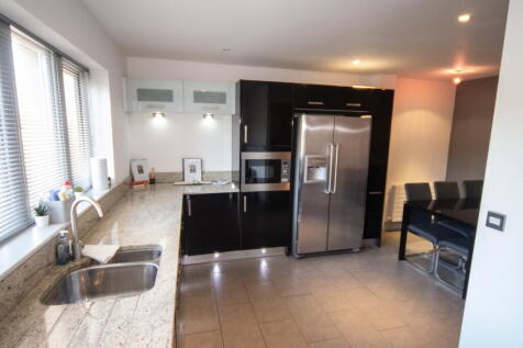 12 Southgate Fold, Honley, HD9 photo 3