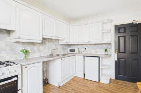 Freshfield Close - UBR photo 3