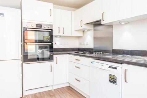 3 bedroom Semi Detached House in Till View, Stafford photo 4