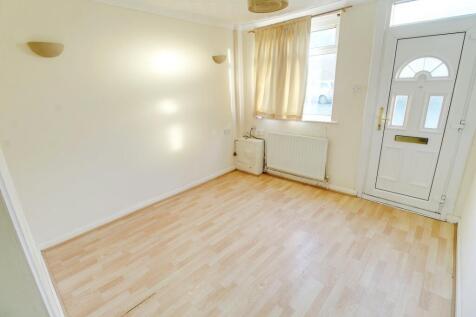 2-bed terraced on South Street, Stanground, Peterborough, PE2, £850/mo