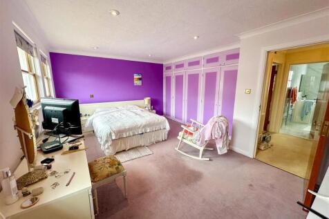 2 Rawlins Close, N3 (14).jpg