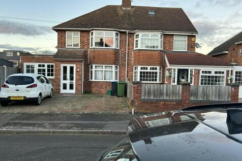 6-bed semi-detached on Staunton Road, Leamington Spa, Warwickshire, CV31, £2,850/mo