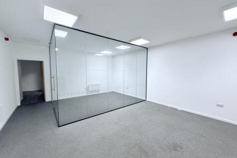 Light Industrial to rent Image 3
