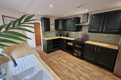 6-bed terraced on 63 Clarendon Street, Leamington Spa, £4,170/mo