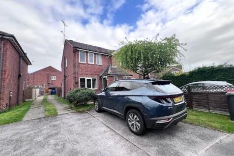 15 Hoselett Field road front.jpg