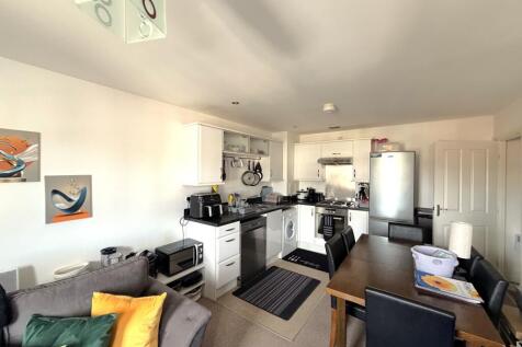 Open plan living (2)