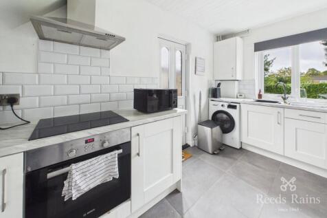 The Frostings, Grenoside, Sheffield, South Yorkshire, S35 photo 3