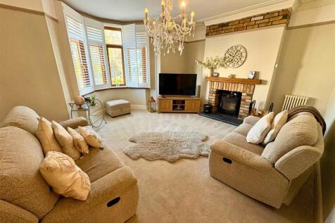Lounge a (edit).jpg
